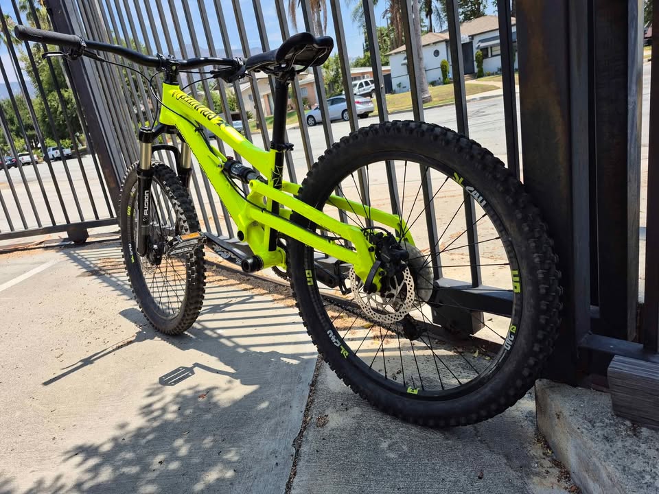 Diamondback Splinter 24"-in kids full suspension mountain bike